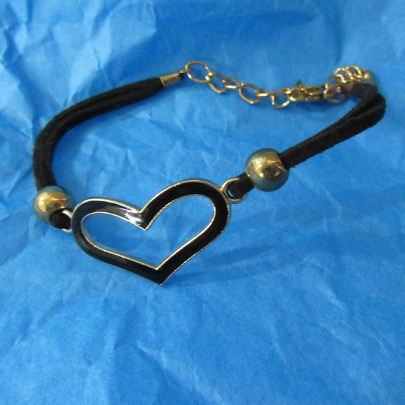 Heart Bracelet- Add to a item mentioned 4 for $20.00 - Picture 1 of 9